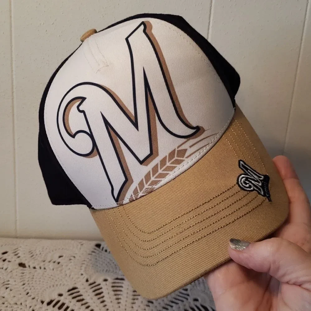 EUC Youth Size Milwaukee Brewers Baseball Cap Hat Velcro Back for Sizing